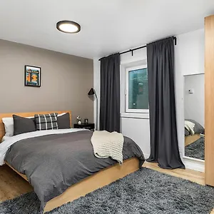 The Maple House Apartment